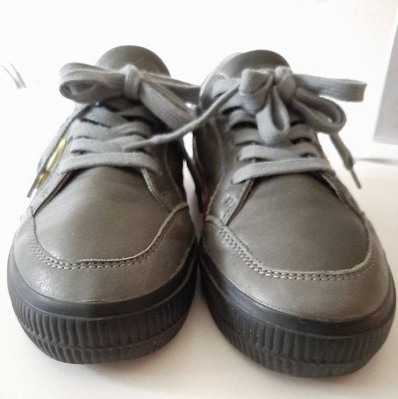 OFF WHITE Leather Vulcanized Lo-Top Sneakers - Picture 10 of 14